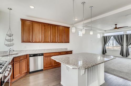 26198 Maple Dr, Aurora CO 80018 exterior