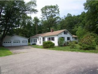 45 Main St, Fremont, NH 03044-3318