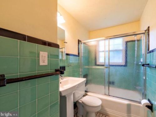 6 Dorann Ave, Princeton NJ  08540-3906 exterior