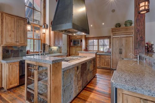 240 Laura Knight, Truckee CA  exterior