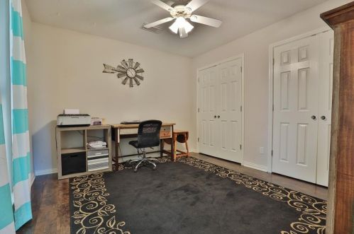 638 Wagon Wheel Trl, Angleton TX 77515-2733 exterior