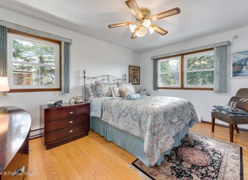 8170 Davis St, Niles IL 60714-1506 exterior