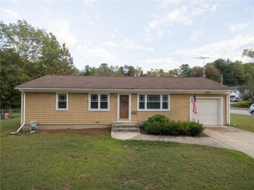 6 Holmes Rd, Coventry, RI 02816-4317