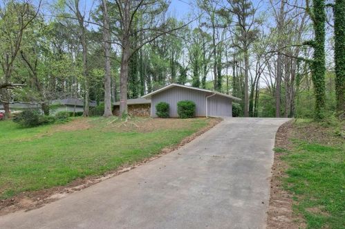 1328 Hidden Hills Pkwy, Stone Mountain, GA 30088-3119