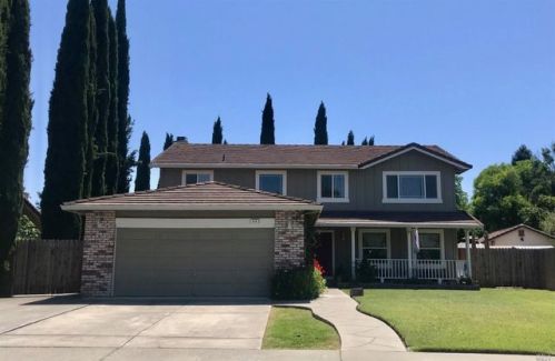 418 Stonecastle Way, Vacaville, CA 95687-9452