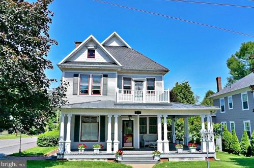 501 Mildred St, Charles Town, WV 25414-1331