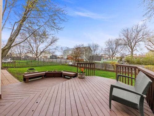 1273 Country Gln Ln, Carol Stream IL  60188-2931 exterior