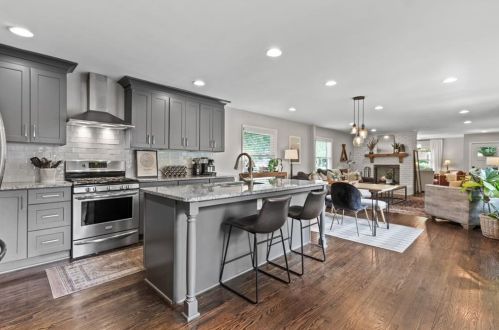 1502 Fama Dr, Atlanta GA  30329-3309 exterior