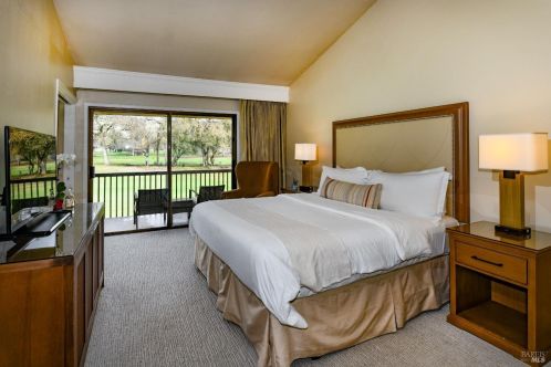 660 Cottage Dr, Fairfield CA  94558-1212 exterior