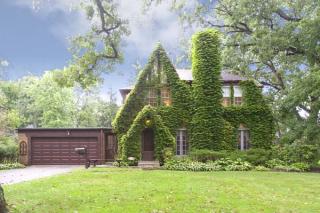 1254 Woodland Dr, Bannockburn IL  60015-2152 exterior
