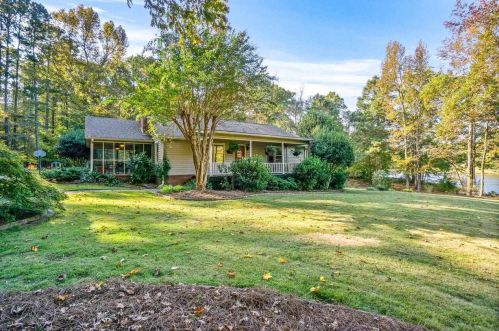 145 Rocky Creek Rd, Hampton, GA 30228-3044