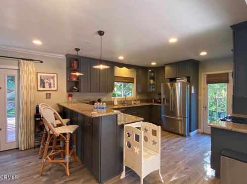 1431 Hillside Dr, Glendale CA  91208-2416 exterior