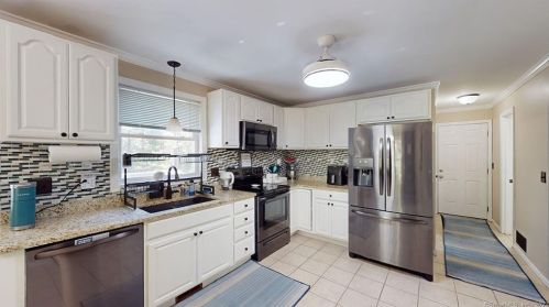 1037 Providence Pike, Killingly CT  06239-4003 exterior