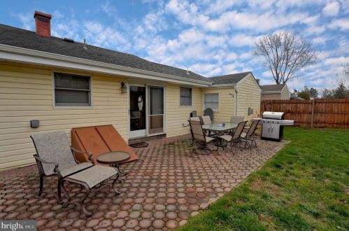 51 Sunset Blvd, Trenton NJ  08690-3950 exterior