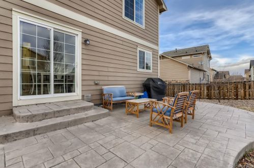 212 Newbern Way, Aurora CO 80016-6124 exterior