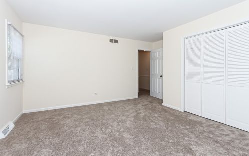 258 El Paso Ln, Carol Stream IL  60188-1737 exterior