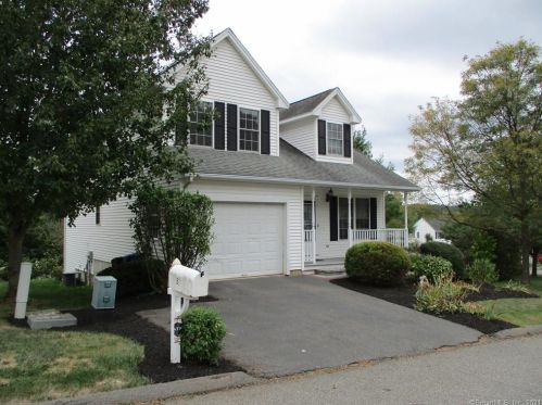 51 Angela Dr, Wallingford, CT 06492-1779