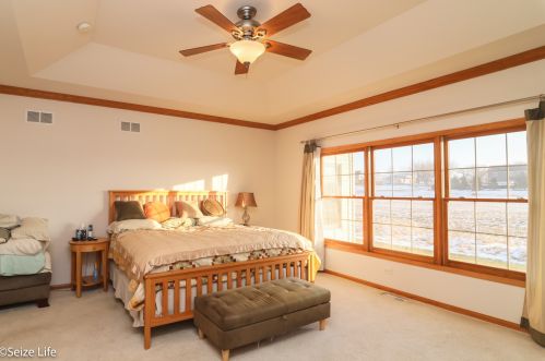 307 Schmidt Dr, Pingree Grove IL  60140-8273 exterior