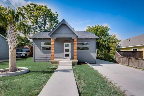 2735 Grafton Ave, Dallas TX  75211-5512 exterior