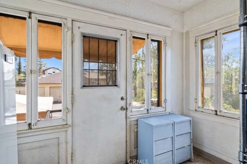 5216 Victoria Ave, Riverside CA  92506-1565 exterior