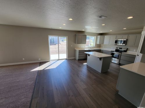 216 200, Woodland Hills UT 84653-8400 exterior