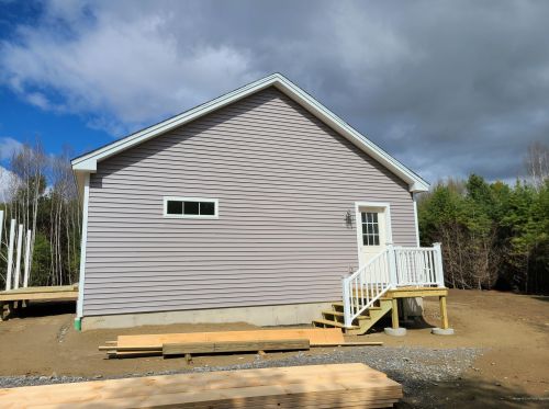 60 Bluebird Rd, Warren, ME 04864-4395
