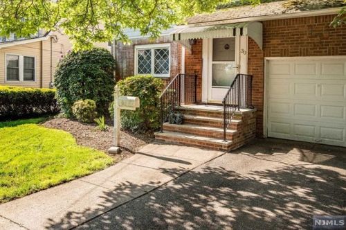 30 Florence Ave, Cresskill, NJ 07626-1809