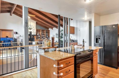 7037 Comanche Trl, Austin TX  78732-1006 exterior
