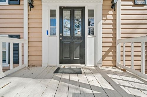 333 Hill Crest Cir, Holly Springs, GA 30188-2252