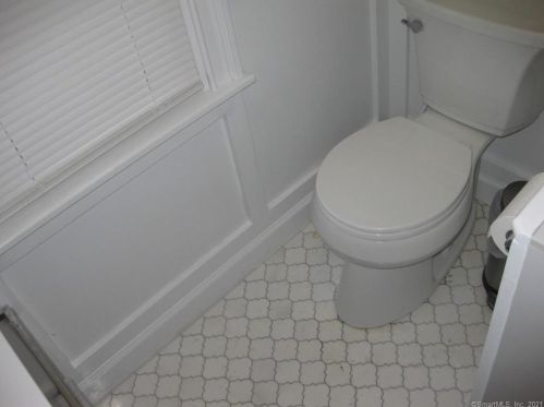 72 Osborne Ave, Norwalk CT  06855-1020 exterior
