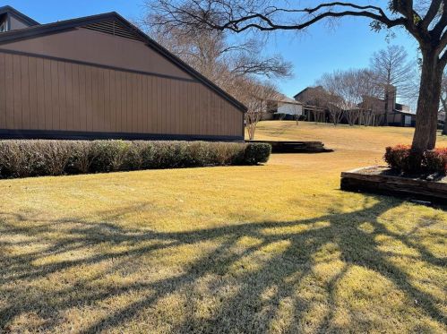 5500 Willow Cir, Fort Worth, TX 76112-1952