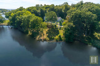 28 Swifts Ln, Tokeneke, CT 06820-5828