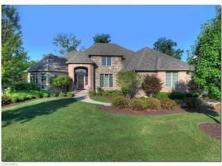 7380 Royal Portrush Dr, Cleveland, OH 44139-5252