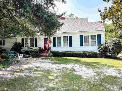 210 Hobby Ave, Hiltonia, GA 30467-2210