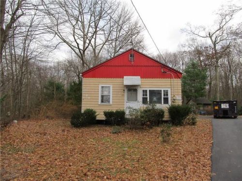 471 Lake Washington Dr, Glocester, RI 02814-1719