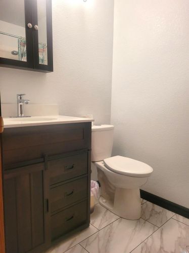 7994 Creekside Dr, Windsor, CA 95492-8752