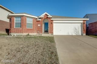 2713 Briscoe Dr, Fort Worth TX  76108-4973 exterior