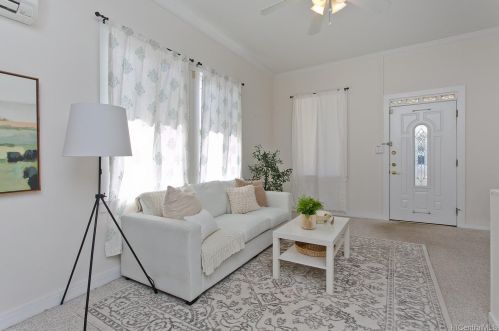 3169 Harding Ave, Honolulu, HI 96816-5841