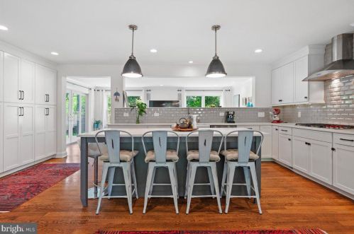 80 Robert Rd, Princeton NJ  08540-5333 exterior