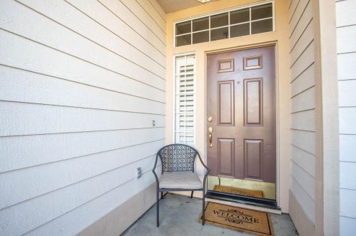 2212 Lantern Dr, Modesto, CA 95355-9199