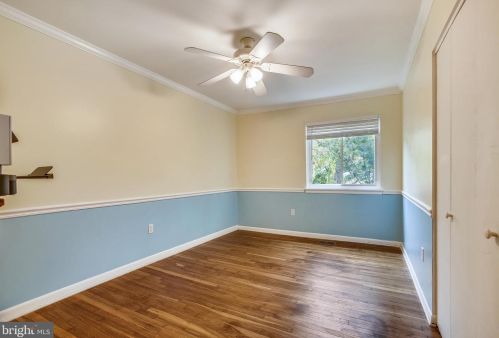 1576 Goldenrain Ct, Herndon VA  20190-4037 exterior