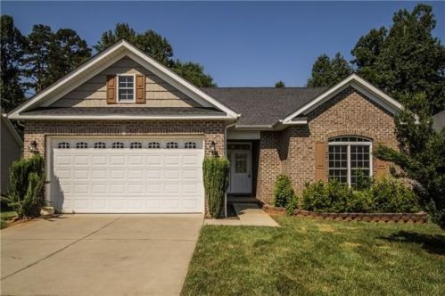 1480 Mayfair Dr, Conover, NC 28613-9280
