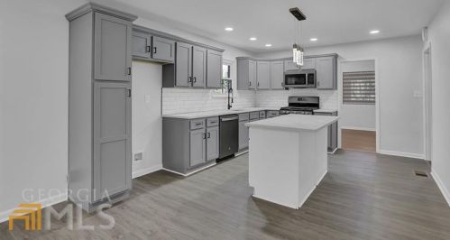 3007 Dogwood Dr, Atlanta GA  30344-3905 exterior