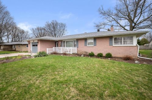 148 Nichols Dr, Sycamore, IL 60178-1108