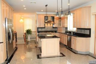 312 Cardinal Pl, Paramus NJ  07652-1863 exterior
