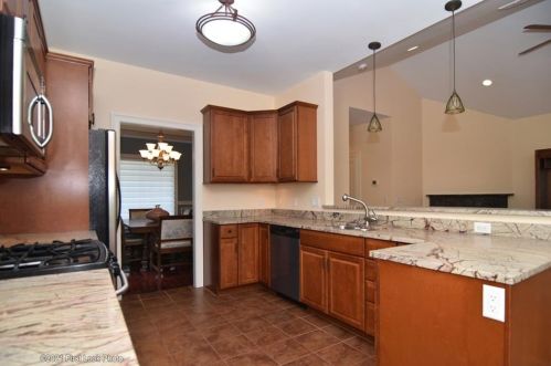 22 Kent Pl, Providence, RI 02905-3404