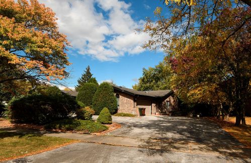 3049 Bonnie Brae Cres, Homewood, IL 60422-2027