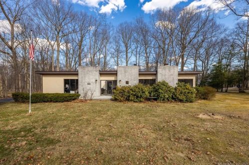 28 Bonita Dr, Huntington CT  06484-5106 exterior