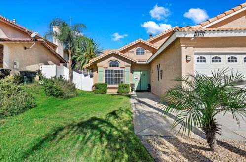 8517 Rosemary Dr, Riverside CA  92508-2921 exterior