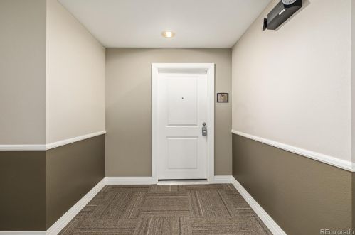 9079 Panorama Cir, Englewood, CO 80112-3561